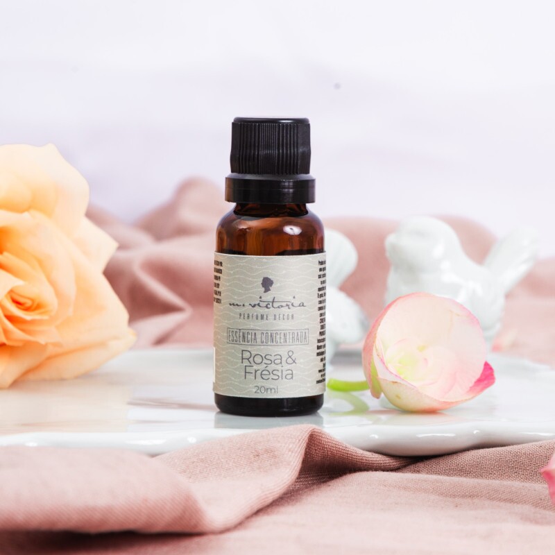 Musa Essence Stem 10mL×2本セット essencia_20ml_rosa_e_fresia_10